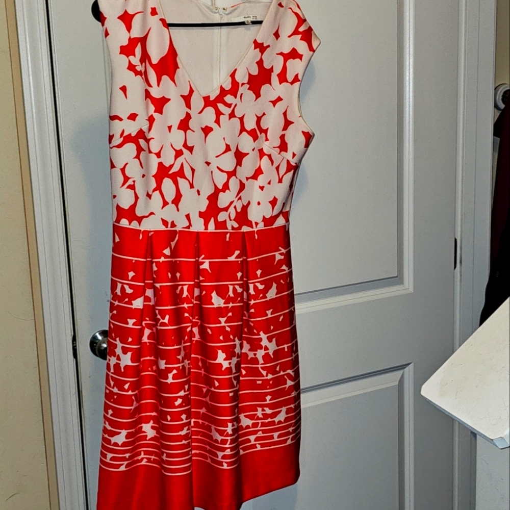 Pretty orange and white dress size 14